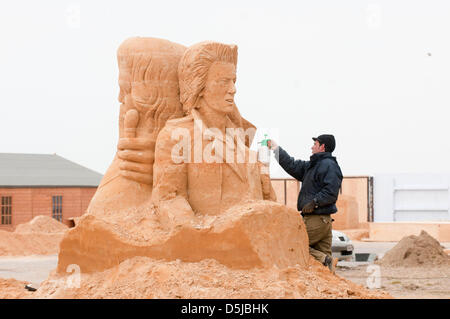 Brighton, UK. 3rd April 2013. Brighton Sand Sculpture Festival 2013:   Sid Vicious. Credit: Andrew Hasson / Alamy Live News Stock Photo