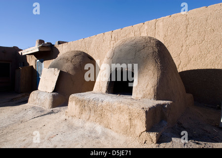 Taos Pueblo: horno ovens Stock Photo