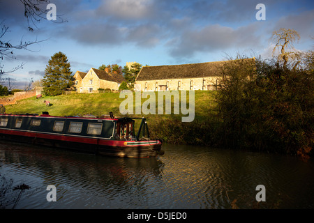 Rural scene on the banks of the Oxford Canal near Aynho Oxfordshire Oxon England narrowboat narrowboats boat  canal canals scene Stock Photo