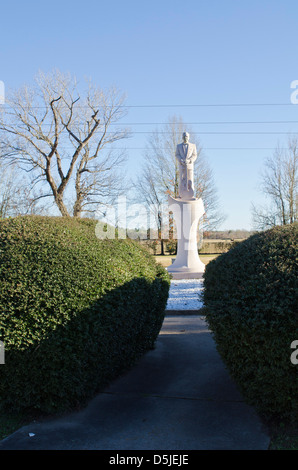 Statue of Jim Reeves located in the Jim Reeves Memorial Park just outside Carthage, Texas, USA Stock Photo
