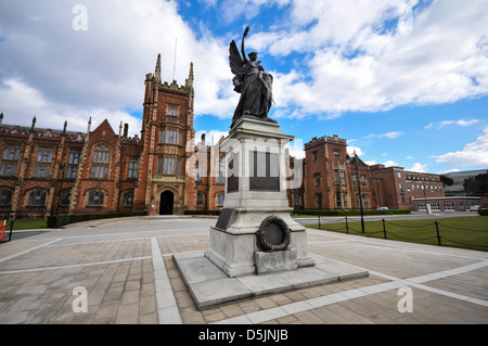 War memorial at Queens University Belfast Stock Photo