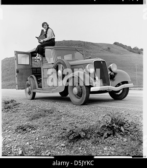 Dorothea Lange, Resettlement Administration photographer, in California (LOC) Stock Photo