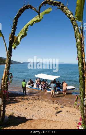 Madagascar, Nosy Be, Marodokana, Operation Wallacea diving disembarking dive boat Stock Photo