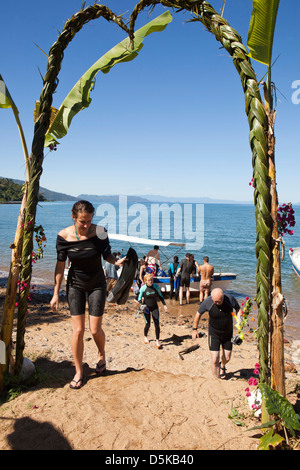 Madagascar, Nosy Be, Marodokana, Operation Wallacea diving disembarking dive boat Stock Photo