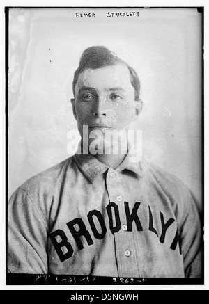 File:Bert Tooley, Brooklyn Dodgers, baseball card portrait  LCCN2008677920.jpg - Wikimedia Commons