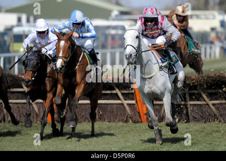 Aintree, UK. 6th April 2013.   The Grand National Festival. Action from the John Smith's Liverpool Hurdle. Credit: Action Plus Sports Images / Alamy Live News Stock Photo