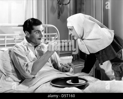 LAURENCE OLIVIER, PENELOPE DUDLEY-WARD, MOSCOW NIGHTS, 1935 Stock Photo