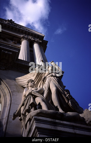 Statues in front of L'eglise de la Madeleine church, or L'eglise Sainte-Marie-Madeleine in n the 8th arrondisseme Paris France Stock Photo