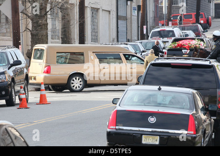 Hearse carrying Whitney Houston's casket The funeral of Whitney Houston ...