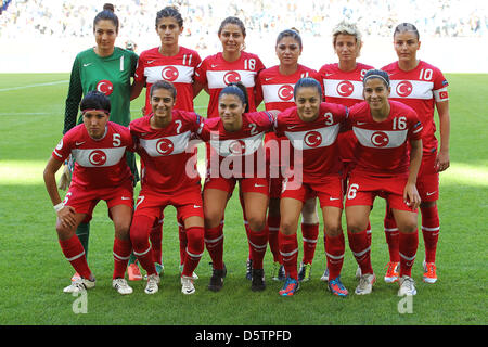 Turkey's national women's soccer teams poses for a group photo before the women's soccer international match Germany versus Turkey at Schauinsland-Reisen-Arena in Duisburg, Germany, 19 September 2012. Photo: Revierfoto Stock Photo
