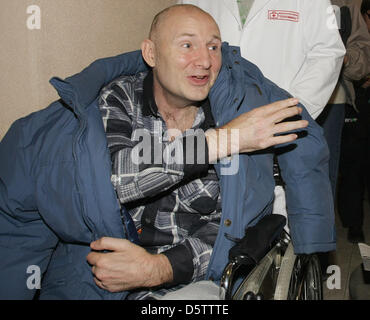 ARCHIVE IMAGES: Oct. 12, 2010 - Russia - Mikhail Beketov, a Russian journalist who suffered brain damage and lost a leg after a brutal assault that followed his campaign against a highway project outside Moscow, died in Moscow. Pictured: Moscow. Russian journalist Mikhail Beketov in court of Moscow. (Credit Image: Credit:  PhotoXpress/ZUMAPRESS.com/Alamy Live News) Stock Photo
