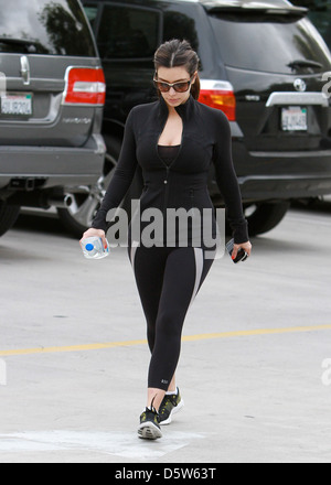 Kim Kardashian is seen heading to the gym toting an Hermes Birkin bag in  Studio City Los Angeles, California - 07.04.11 Stock Photo - Alamy