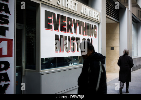 A jewelry store in Lower Manhattan in New York announces that it is ...