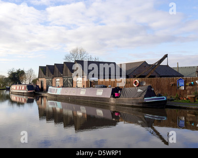 The Worcester and Birmingham canal at Tardebigge canal village in Worcestershire, the Midlands, England. Stock Photo