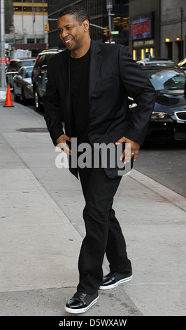Denzel Washington Celebrities arrive at the Ed Sullivan Theater for ...