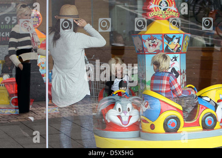 Gwen Stefani takes her sons Zuma Rossdale and Kingston Rossdale shopping at Toys R Us London, England - 05.05.11 Stock Photo