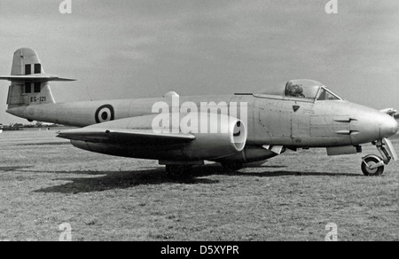 Gloster Meteor F.8 jet aircraft cockpit Stock Photo - Alamy