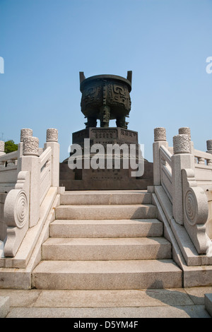 China, Macau, Coloane Island, large cauldron at A-Ma Cultural Village on Alto de Coloane Stock Photo