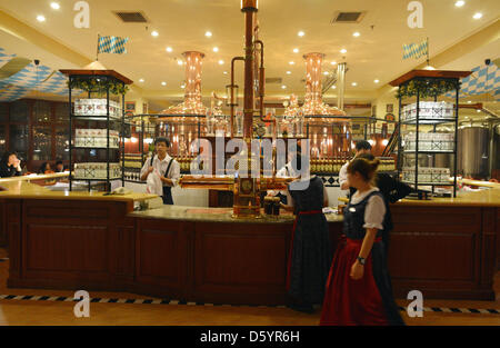 Self brewed beer is offered at the restaurant and bar 'Paulander Munich' located in a hotel in Shenyang, China, 13 October 2012. Photo: Rainer Jensen Stock Photo