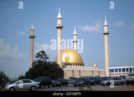 A view of the central national mosque in Abuja, Nigeria, 2 November 2012. Photo: Michael Kappeler Stock Photo