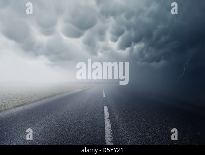 Mammatus Clouds. Heading into the storm Stock Photo