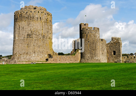 William Marshall's Great Keep inside the virtually impregnable inner curtain wall defended by Bygate tower and the gate towers Stock Photo