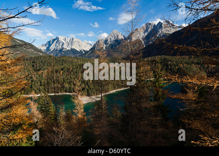 Ehrwalder Sonnenspitze, Gruenstein. Austria, Tyrol.  Wettertein and Mieminger mountain chain seen from Fernpass. Stock Photo