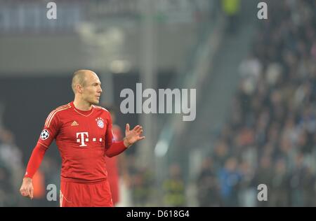 Turin, Italy. 10th April 2013. Munich's Arjen Robben gestures during the UEFA Champions League quarter final second leg soccer match between Juventus Turin and FC Bayern Munich at Juventus Stadium in Turin, Italy, 10 April 2013. Photo: Andreas Gebert/dpa/Alamy Live News Stock Photo