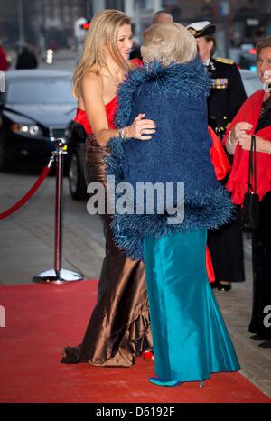 Queen Beatrix (R) Princess Maxima arrive for the 125-year jubilee of the Concertgebouw concert hall Concertgebouw Orchestra in Amsterdam, The , 10 April 2013. Photo: Patrick van Katwijk  AND   dpa/Alamy Live News Stock Photo