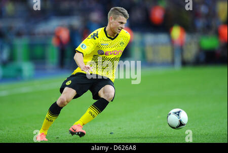 Dortmund's Lukas Piszczek plays the ball during the DFB Cup final between Borussia Dortmund and Bayer Munich at the Olympic Stadium in Berlin, Germany, 12 May 2012. Dortmund won the match 5-2. Photo: Thomas Eisenhuth Stock Photo