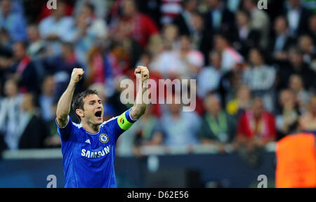 Chelsea's Frank Lampard celebrates after the UEFA Champions League soccer final between FC Bayern Munich and FC Chelsea at Fußball Arena München in Munich, Germany, 19 May 2012. Photo: Thomas Eisenhuth dpa/lby Stock Photo