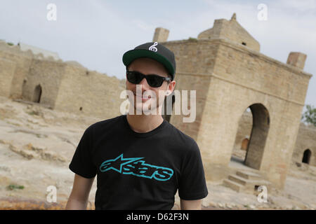 German singer Roman Lob visits a temple in Baku, Azerbaijan, 21 May 2012. Lob will perform at the Eurovision Song Contest on 26 May 2012. Photo: Joerg Carstensen Stock Photo