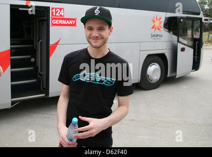 German singer Roman Lob takes part in a bus trip to a temple in Baku, Azerbaijan, 21 May 2012. Lob will perform at the Eurovision Song Contest on 26 May 2012. Photo: Joerg Carstensen Stock Photo