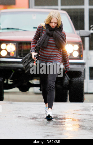 Amanda Seyfried departs Hugo's Restaurant in Beverly Hills Los Angeles, California - 23.01.12 Stock Photo