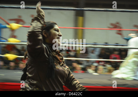 Female wrestling action in La Paz, Bolivia Stock Photo