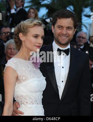 Actress and jury member Diane Kruger and her partner Joshua Jackson arrive at the premiere of 'Killing Them Softly' during the 65th Cannes Film Festival at Palais des Festivals in Cannes, France, on 22 May 2012. Photo: Hubert Boesl Stock Photo