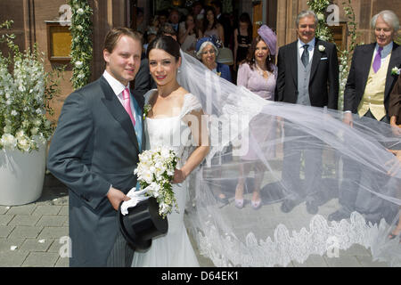 Newly wed Melissa Eliyesil and Count Charles von Faber-Castell pose in front of the Martin-Luther church after the church wedding in Stein near Nuremberg, Germany, 26 May 2012. Besides relatives and close friends, guests from different parts of the world attend the ceremony. Photo: DANIEL KARMANN Stock Photo