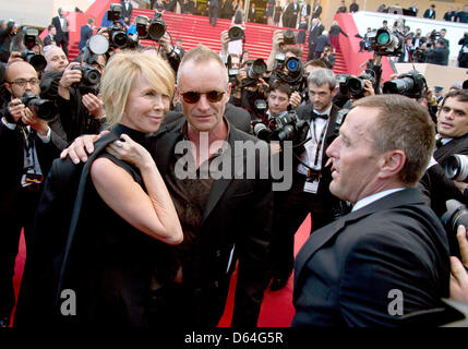 Singer Sting and his wife Trudie Styler arrive at the premiere of 'Mud' during the 65th Cannes Film Festival at Palais des Festivals in Cannes, France, on 26 May 2012. Photo: Hubert Boesl Stock Photo