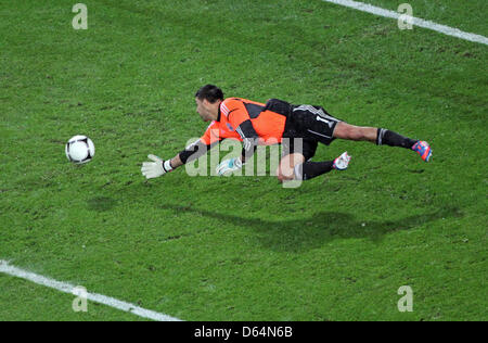 Israel's goalkeeper Ariel Harush in ation during the international friendly soccer match Germany vs Israel at Red Bull Arena in Leipzig, Germany, 31 May 2012. Photo: Jan Woitas dpa/lsn  +++(c) dpa - Bildfunk+++ Stock Photo