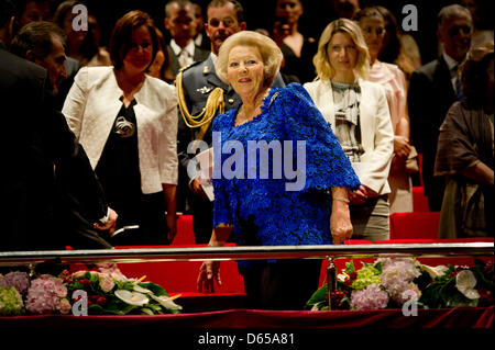 Queen Beatrix of The Netherlands visits a ballet performance of NDT2 at the Mushin Ertugrul theater in Istanbul,Turkey, 14 June 2012. Afterwards the Queen hold an reception at the roof of her hotel together with Turkish president Gul. Queen Beatrix brings a two day visit to Turkey. Photo: Robin Utrecht / Pool NETHERLANDS OUT Stock Photo