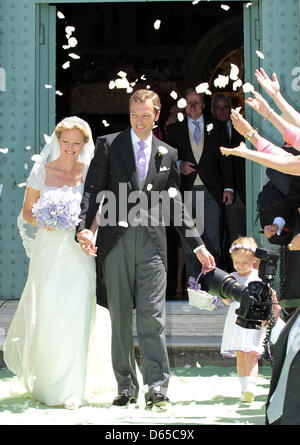 Dutch Princess Maria Carolina de Bourbon de Parme (L) and Albert Brenninkmeijer leave the Basilica di San Miniato al Monte after their wedding in Florence, Italy, 16 June 2012. Photo: Albert Nieboer - NETHERLANDS OUT Stock Photo