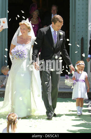 Dutch Princess Maria Carolina de Bourbon de Parme (L) and Albert Brenninkmeijer leave the Basilica di San Miniato al Monte after their wedding in Florence, Italy, 16 June 2012. Photo: Albert Nieboer - NETHERLANDS OUT Stock Photo