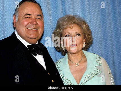 FILE PHOTO - Jonathan Winters, an influential comedian known for his unscripted improvisations as much as his for his many characters from TV and movies, died Thursday April 11, 2013 at his home in Montecito, California. He was 87. PICTURED: Jan. 1, 1987 - Hollywood, California, U.S. - JONATHAN WINTERS and BETTY WHITE in an undated 1987 publicity photo. (Credit Image: © Bob Noble/Globe Photos/ZUMAPRESS.com) Stock Photo