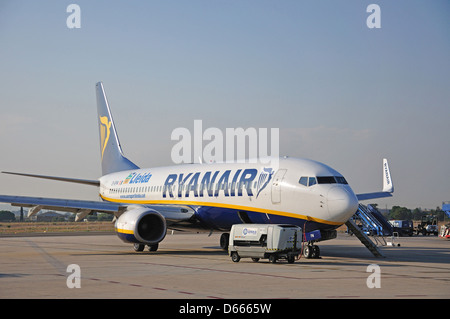 Ryanair Boeing 737-8AS aircraft on tarmac, Lleida-Alguaire Airport, Lleida, Catalonia, Spain Stock Photo