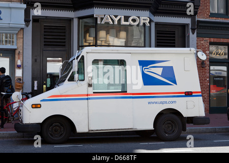 USPS Mail Truck Stock Photo - Alamy