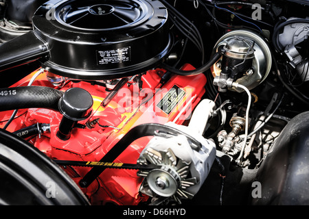 1950s Chevrolet 327 Turbo Fire V8 engine Stock Photo - Alamy