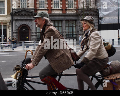 Tweed Run bicycle ride through central London, 13 April 2013.  500 cyclists in vintage clothing Stock Photo