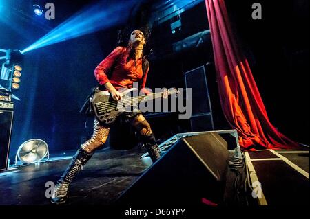 April 13, 2013 - Toronto, Ontario, Canada - Bassist CHELA RHEA HARPER performs on stage with American nu metal band 'Coal Chamber' at Sound Academy in Toronto. (Credit Image: © Igor Vidyashev/ZUMAPRESS.com) Stock Photo