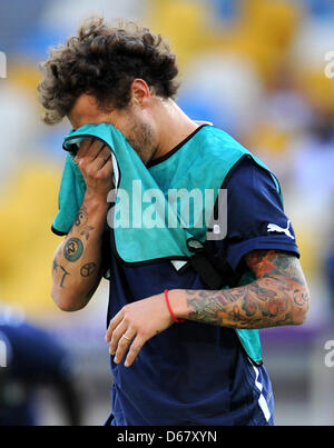 Italy's Alessandro Diamanti gestures during a training session of the Italian national soccer team at NSC Olimpiyskiy Olympic stadium in Kyiv, Kiev, the Ukraine, 30 June 2012. Photo: Thomas Eisenhuth dpa (Please refer to chapters 7 and 8 of http://dpaq.de/Ziovh for UEFA Euro 2012 Terms & Conditions)  +++(c) dpa - Bildfunk+++ Stock Photo