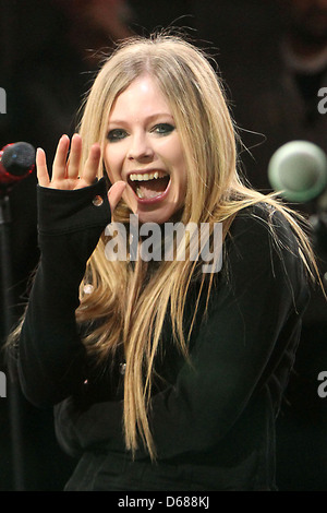 Avril Lavigne Celebrities arrive at ABC Studios for 'Good Morning America' New York City, USA - 22.11.11 Stock Photo